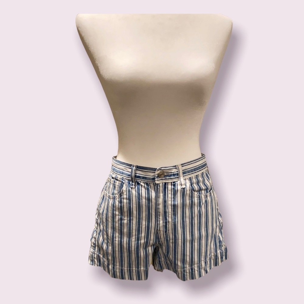 American Eagle High Waisted Shorts (4)